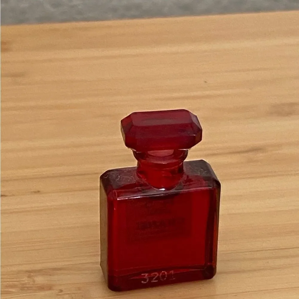 Rare Chanel collectors item Chanel tiny N5 leau perfume